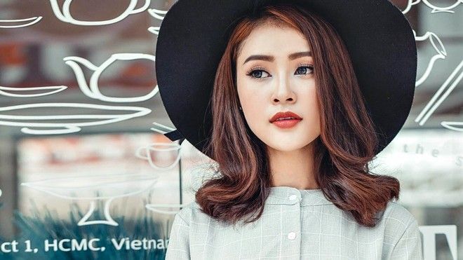 Lý Kim Thảo rạng rỡ xuống phố với trang phục monochrome
