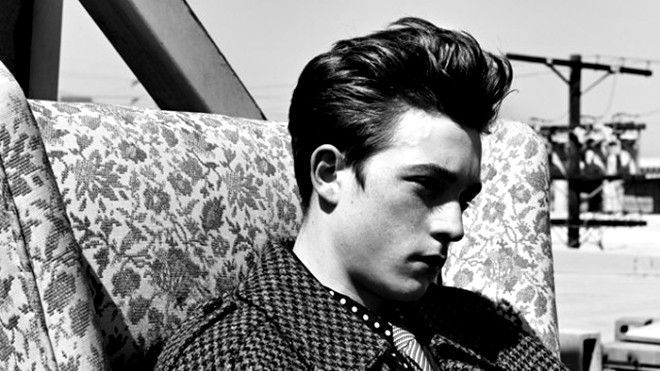 Những 'chàng thơ' của nhà mốt Saint Laurent