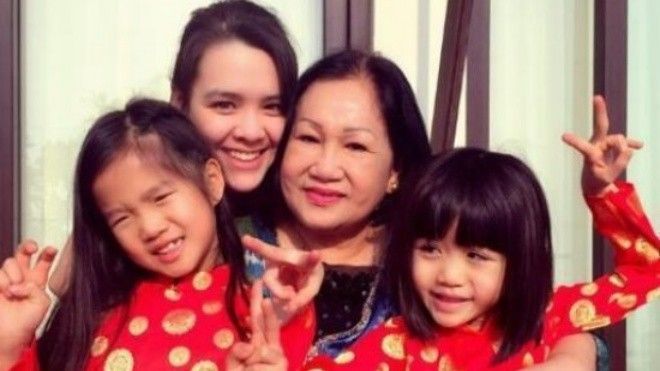 Loạt ảnh sao 'Thiên Long Bát Bộ' cho con mặc áo dài đón Tết ở Việt Nam