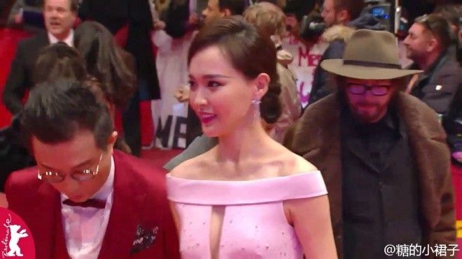 Đường Yên lần đầu khoe ngực đầy quyến rũ trên thảm đỏ