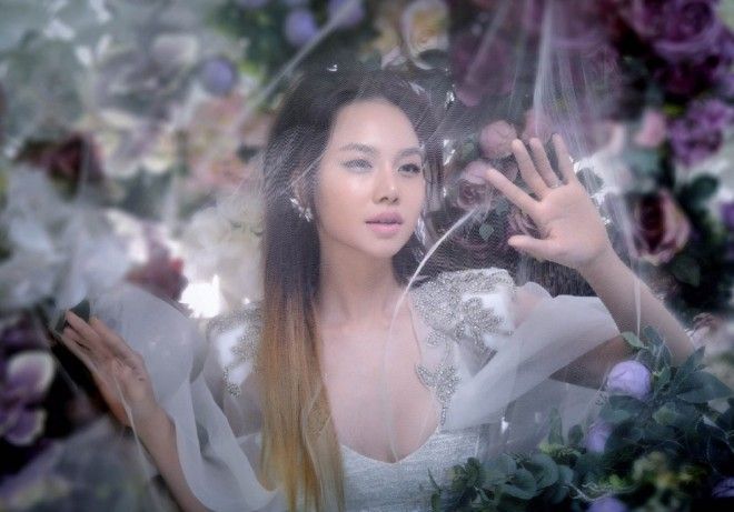 Đinh Ngọc Diệp 'ghi điểm' cùng phong cách thời trang gợi cảm và quyến rũ