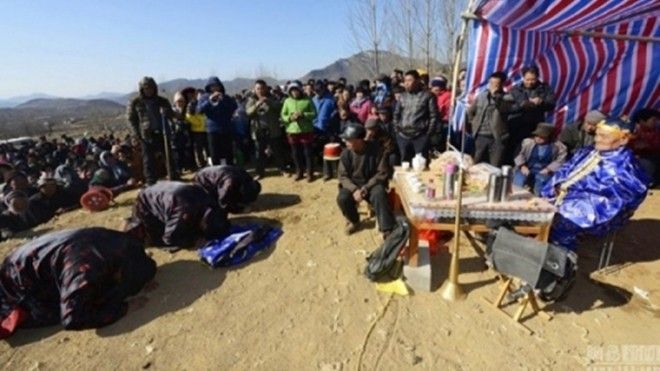 Người đàn ông tự tổ chức đám tang cho mình để… thử lòng người thân