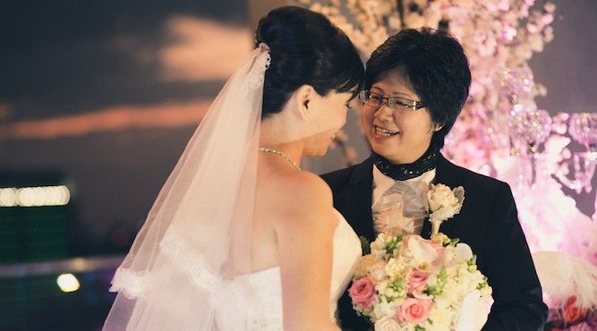 Chuyện tình 33 năm và cái kết có hậu của hai phụ nữ Việt