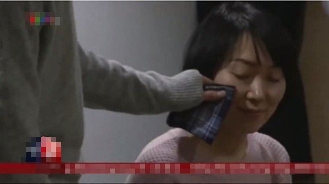 Kỳ lạ dịch vụ thuê 'soái ca' lau nước mắt của phụ nữ Nhật