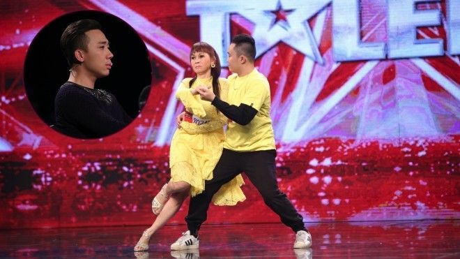 Chàng trai dìu mẹ khiếm thị khiêu vũ khiến Trấn Thành rơi nước mắt