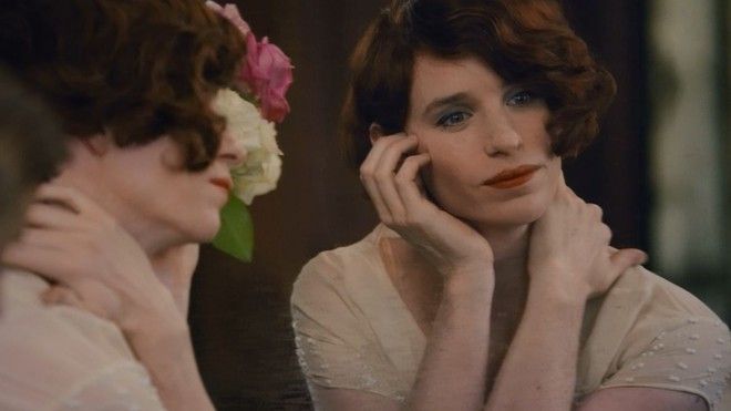 'Cô gái Đan Mạch' Eddie Redmayne 'thắng' Mâm Xôi Vàng trước thềm Oscar
