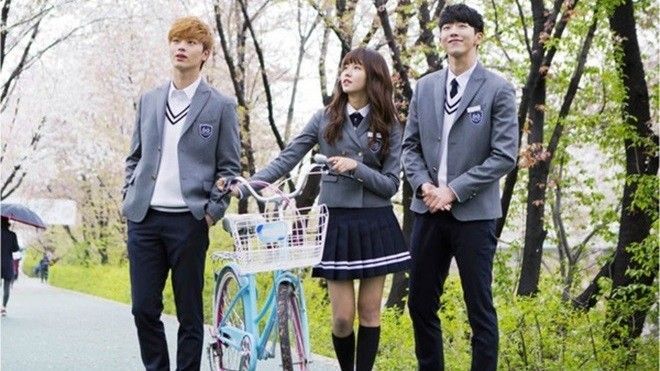 Nỗi khổ phía sau những bộ đồng phục đáng yêu của nữ sinh Hàn Quốc