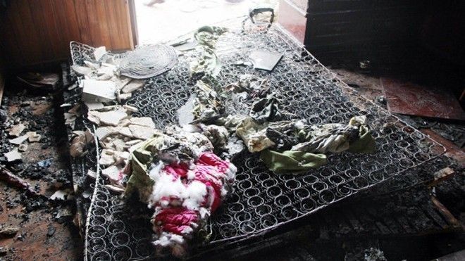 Bé gái 6 tuổi bị người tình của mẹ dùng xăng tự thiêu chung