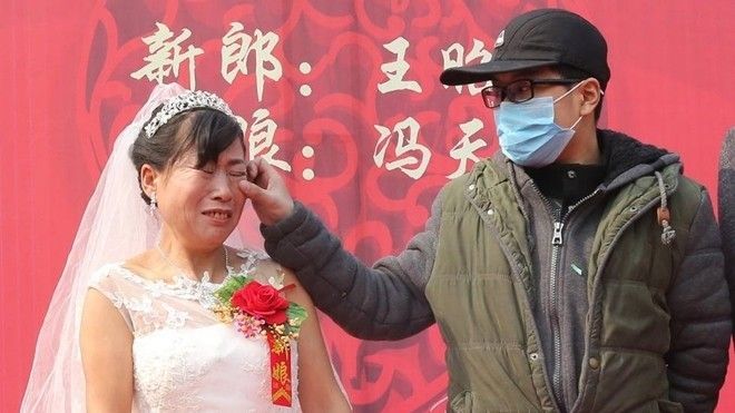 Chàng trai lấy tiền chữa ung thư tổ chức đám cưới cho mẹ