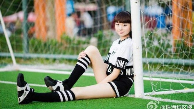 Thiếu nữ 13 tuổi cao 1m78, chân dài hơn cả siêu mẫu Thanh Hằng