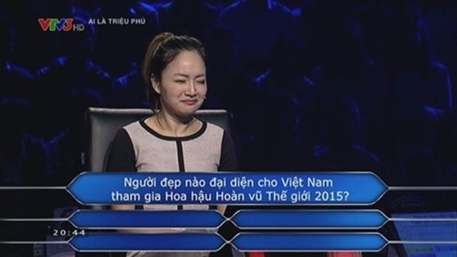 Fans choáng khi Lan Phương lúng túng không biết ai thi Hoa hậu Hoàn Vũ 2015