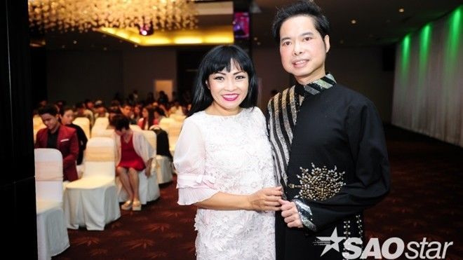 Phương Thanh thân mật cùng Ngọc Sơn làm giám khảo cuộc thi Karaoke