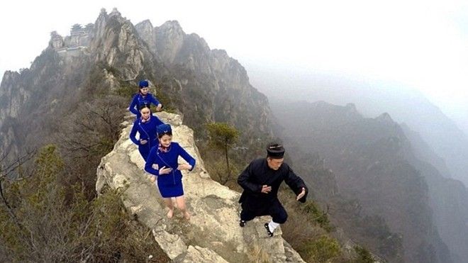 Tiếp viên hàng không Trung Quốc lên núi học kungfu