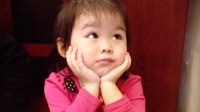 Choáng với khả năng nói tiếng Anh siêu đẳng của bé gái 5 tuổi ở Hà Nội