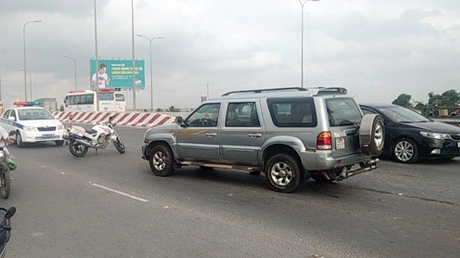 Màn rượt đuổi như phim giữa Sài Gòn của CSGT và tài xế xe 7 chỗ