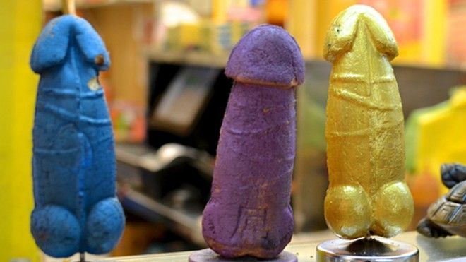 Phát ngượng trước những chiếc bánh waffle hình 'của quý'