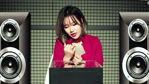 Show Hàn gây tranh cãi vì tiết lộ bình luận ác ý của cư dân mạng tới nghệ sĩ