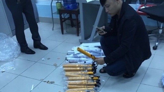 Du khách Thổ Nhĩ Kỳ mang roi điện đi máy bay ở Đà Nẵng