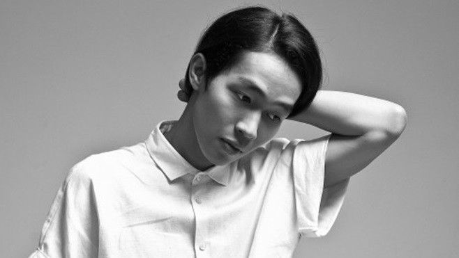 Nguyễn Hoàng Tú: Từ chàng trai sợ may vá đến nhà thiết kế mê mẩn chất liệu tơ tằm