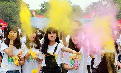 Bản đồ Việt Nam 'nổi khối' bột màu từ gần 2000 bạn trẻ