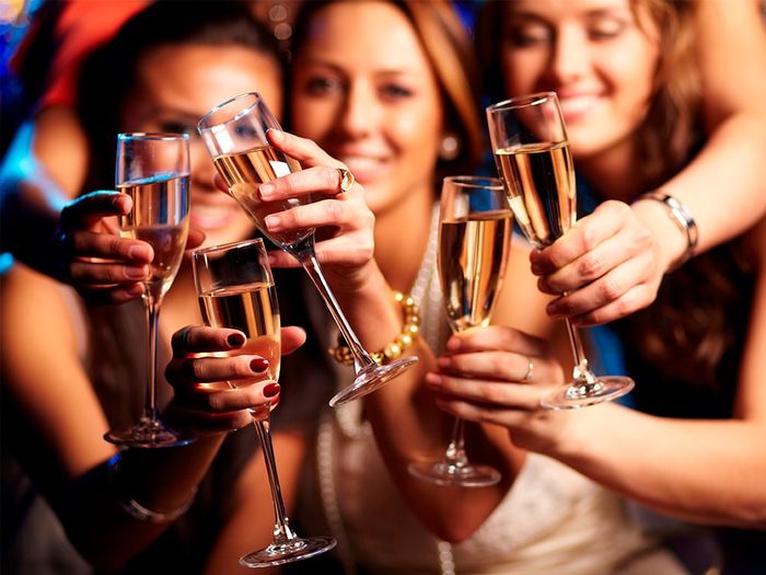 Đừng bắt tôi nhậu, tôi có cách vui riêng!