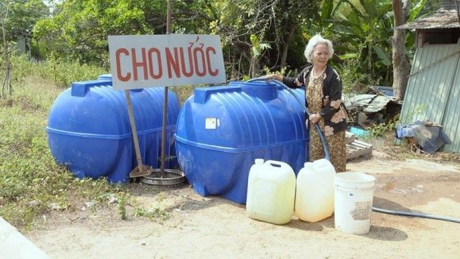 Hành động đẹp của 'cô tiên xanh' 72 tuổi ở Bến Tre giữa mùa hạn mặn