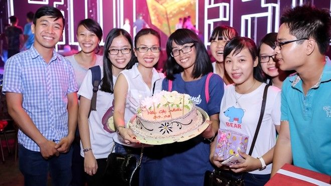 Cẩm Ly bất ngờ đón sinh nhật cùng học trò tại buổi tổng duyệt Liveshow 1