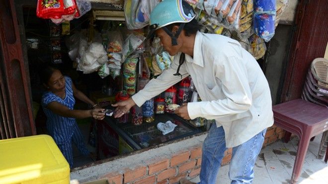 Người dân khóc ròng vì con đường mới biến nhà thành hang