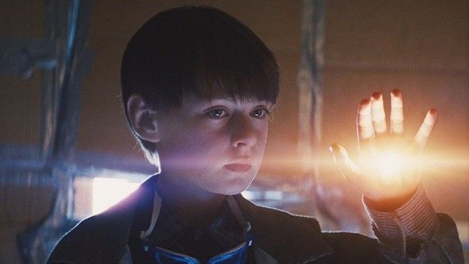 'Midnight Special' gợi nhắc kỷ nguyên vàng của dòng phim sci - fi
