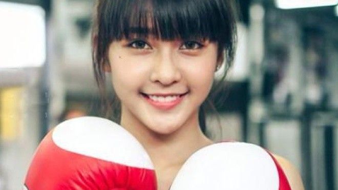 Được Thành Long tìm kiếm hợp tác, Khả Ngân gây sốt với truyền thông Trung Quốc