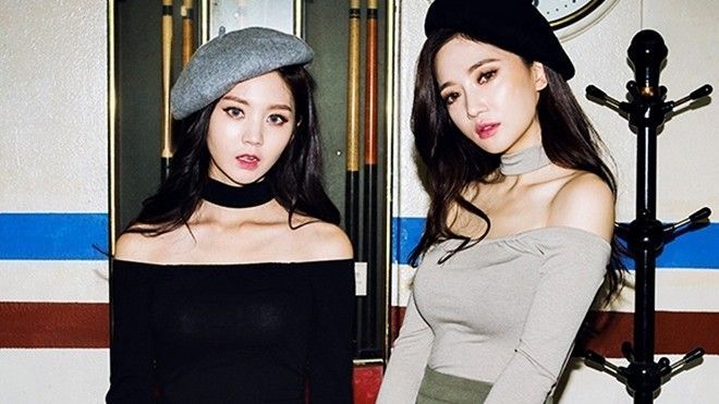 Áo cổ choker - Xu hướng đinh những năm 90 quay trở lại đốn tim phái đẹp