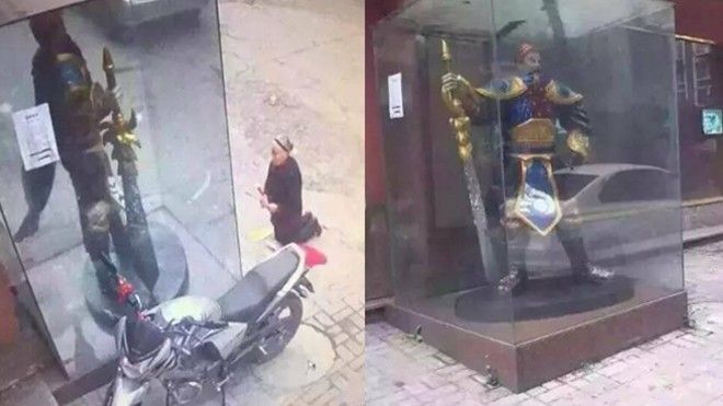 Lạ: Cụ bà cúi lạy nhân vật trong game vì nhầm tưởng là Quan Công