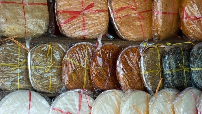 Những hình ảnh 'nhìn là mê' về Lễ hội bánh tráng phơi sương Trảng Bàng