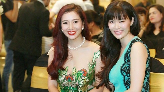 Hoa hậu Thu Thủy tái xuất trẻ trung, đọ sắc cùng Quý bà Thu Hương