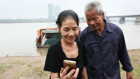 Ông lão nhặt rác kể chuyện vớt xác trên sông Hồng