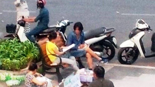 'Sóng ngầm' ở hồ Con Rùa