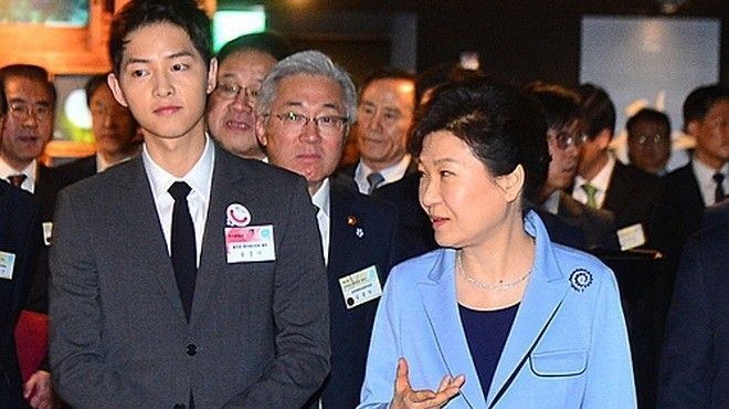 Song Joong Ki được diện kiến Tổng thống Hàn Quốc