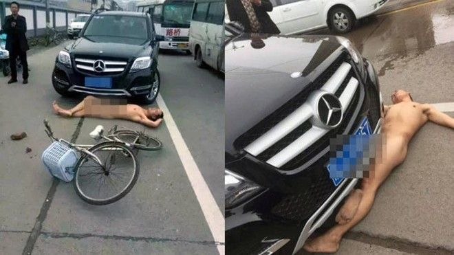 Người đàn ông ngang nhiên khỏa thân nằm lăn ra đường ăn vạ nữ xế hộp