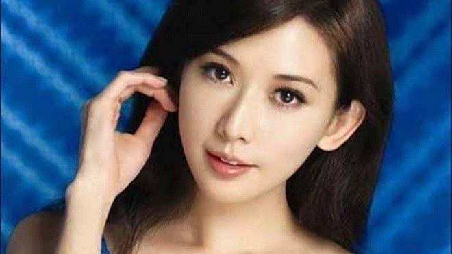 Lâm Chí Linh bán áo nội y đã sử dụng với giá 340 triệu đồng