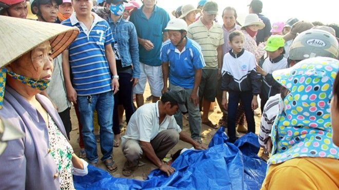 Thôn nghèo đại tang sau vụ 9 học sinh chết đuối thương tâm ở Quảng Ngãi