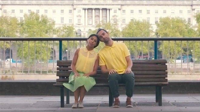 Vũ điệu tán tỉnh của các cặp đôi hệt như cách động vật 'tỏ tình'