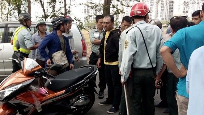 Dùng súng đi cướp ôtô ở ‘phố nhà giàu’ Phú Mỹ Hưng