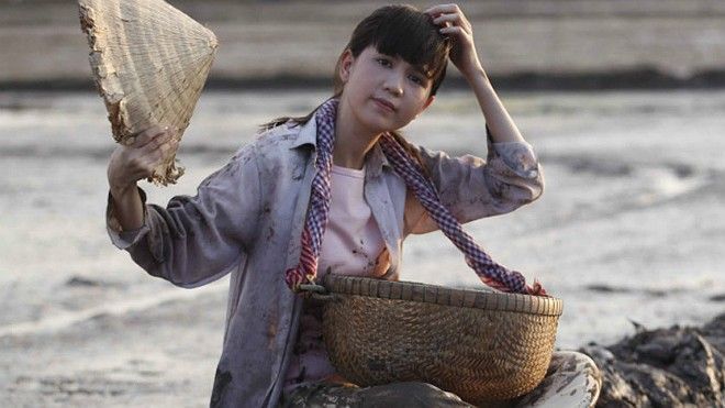 Clip: Bên ngoài cuộc sống, người dân nói gì về Ngọc Trinh?