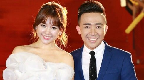 Trấn Thành 'đơ người' khi đi với Hari Won nhưng BTC chiếu clip hạnh phúc bên Mai Hồ
