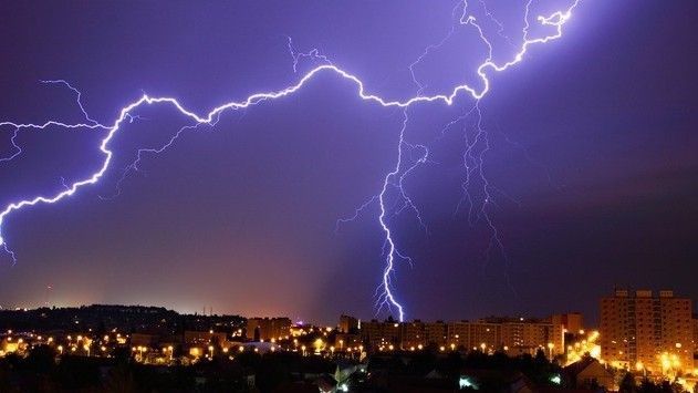 Hà Nội: Sét đánh ký túc xá Học viện Ngân hàng