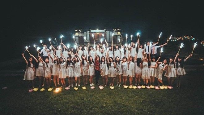 Ảnh kỷ yếu 'con nhà giàu' của teen Phan Bội Châu