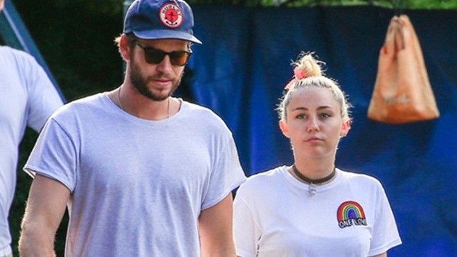 Miley Cyrus tình cảm với Liam, chiều chuộng cố giữ tình yêu