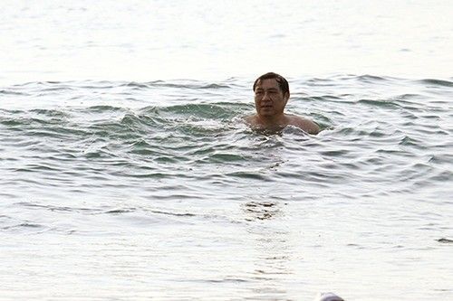 Chủ tịch Đà Nẵng: 'Tôi tắm biển không phải để làm màu'