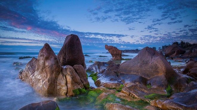 Bãi đá Cổ Thạch đẹp hút hồn bằng nét hoang sơ, bình dị