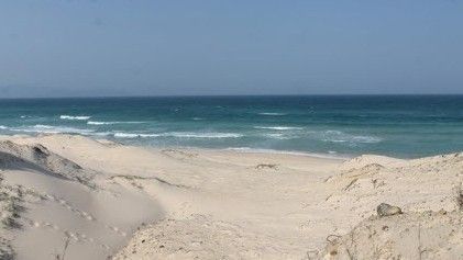 Tắm biển gặp nước xoáy, 4 nữ sinh tử nạn